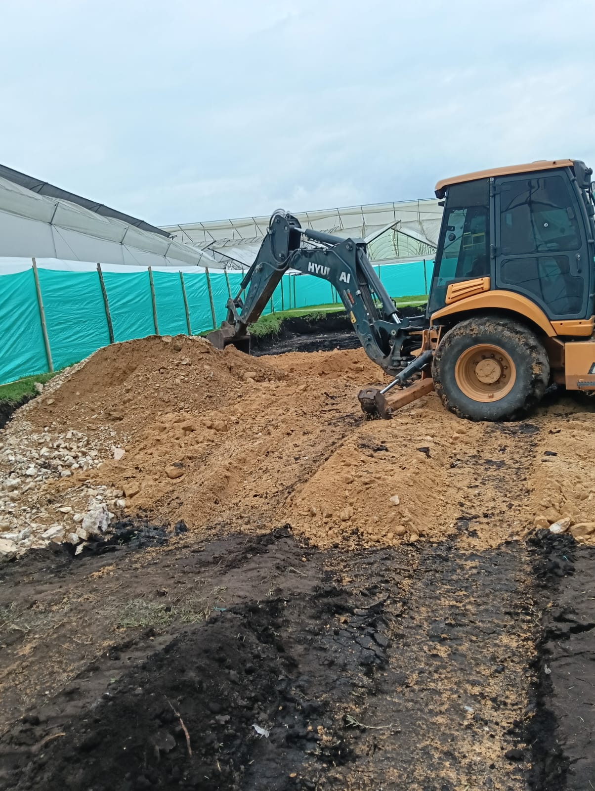 Replanteo de terreno para construcción de bodega de proceso de tinturados 