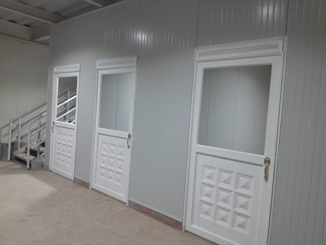Instalación de puerta para oficinas 