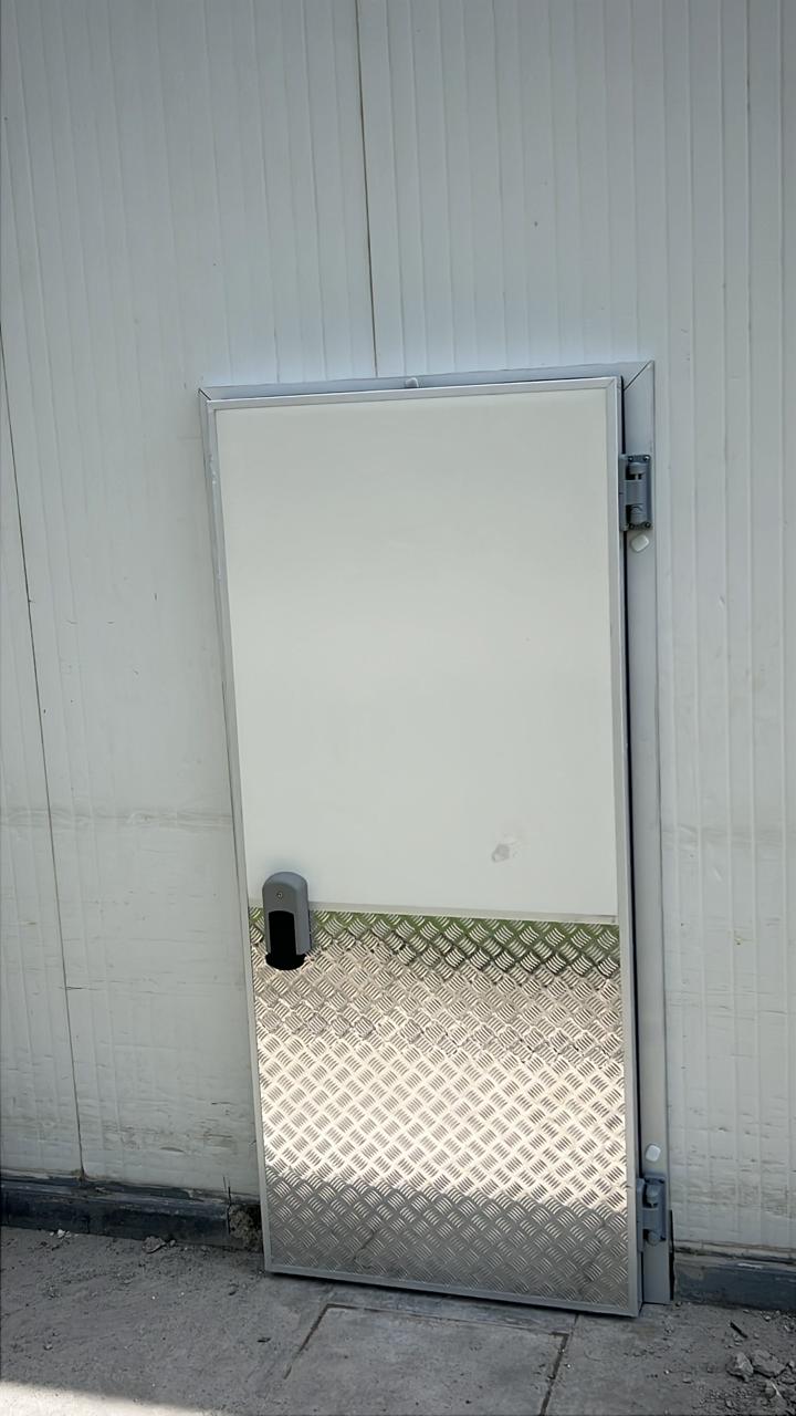 Instalacion puertas cuartos fríos 