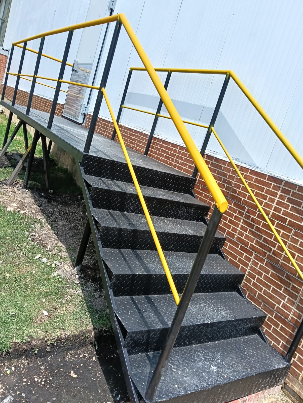 Fabricación de mezanine escalera 