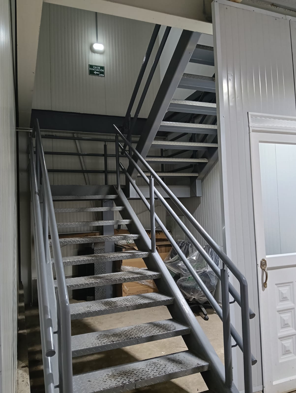Fabricación escaleras metálicas 