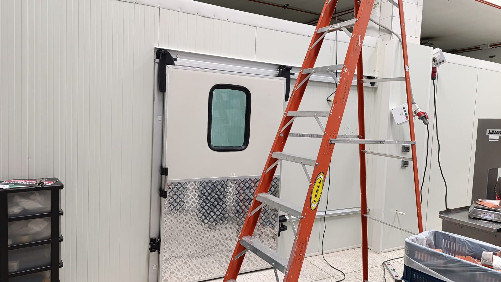 Instalación de puertas para refrigeración y congelación 