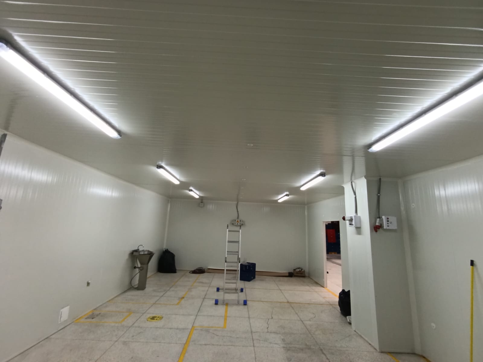 Instalación de iluminación interior cuarto